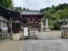 岡寺（龍蓋寺）の山門