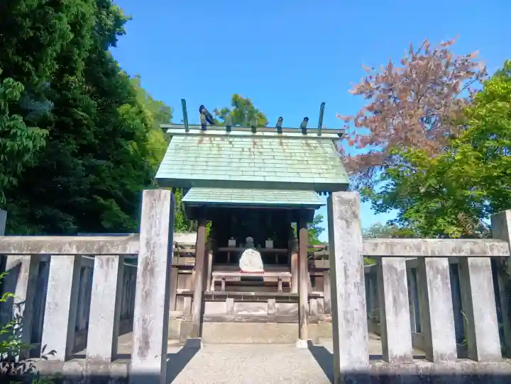 龍神神社の{uncategorized: "未分類", other: "その他", undefined: "問題あり", building: "その他建物", grave: "お墓", sacred_gate: "鳥居", guardian: "狛犬", statue: "像", buddha: "仏像", history: "歴史", nature: "自然", garden: "庭園", animal: "動物", pagoda: "塔", temizu: "手水舎", mountain_gate: "山門・神門", sanctuary: "本殿・本堂", subordinate: "末社・摂社", art: "芸術", scenery: "景色", jizo: "地蔵", ema: "絵馬", goshuin: "御朱印", omikuji: "おみくじ", items: "授与品その他", amulet: "お守り", goshuincho: "御朱印帳", eats: "食事", festival: "お祭り", votive_dance: "神楽", shichigosan: "七五三参", wedding: "結婚式", experience: "体験その他", initially: "初詣", around: "周辺", anti_infection: "感染症対策"}