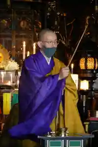 総供養祭では、皆様のご先祖様、水子さん、戦没者の諸精霊のご供養いたします。
それぞれ繋がる命。亡き方への感謝とご恩。そして愛情を届けるために供養を行います。
せんき薬師公式サイトよりお申し込み可能です。