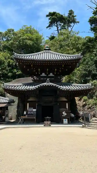 霊火堂の{uncategorized: "未分類", other: "その他", undefined: "問題あり", building: "その他建物", grave: "お墓", sacred_gate: "鳥居", guardian: "狛犬", statue: "像", buddha: "仏像", history: "歴史", nature: "自然", garden: "庭園", animal: "動物", pagoda: "塔", temizu: "手水舎", mountain_gate: "山門・神門", sanctuary: "本殿・本堂", subordinate: "末社・摂社", art: "芸術", scenery: "景色", jizo: "地蔵", ema: "絵馬", goshuin: "御朱印", omikuji: "おみくじ", items: "授与品その他", amulet: "お守り", goshuincho: "御朱印帳", eats: "食事", festival: "お祭り", votive_dance: "神楽", shichigosan: "七五三参", wedding: "結婚式", experience: "体験その他", initially: "初詣", around: "周辺", anti_infection: "感染症対策"}