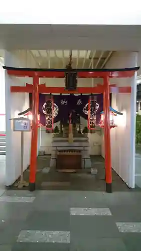 歌舞伎稲荷神社の鳥居