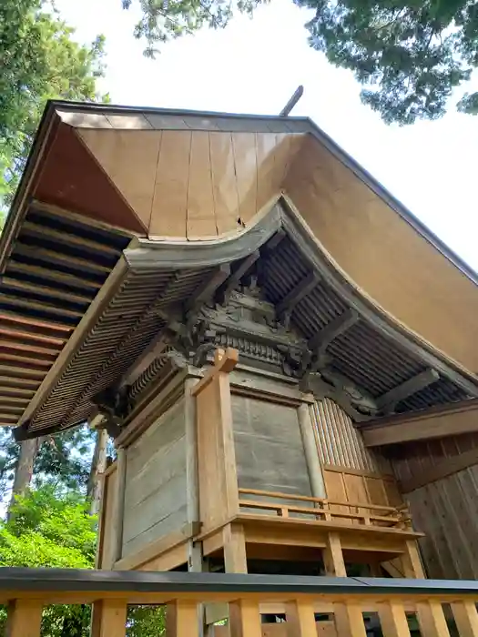 男山八幡神社の本殿