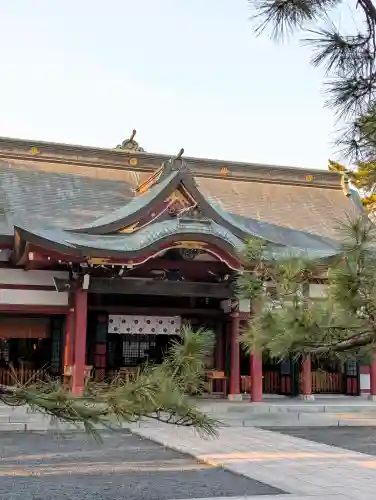 氣比神宮の{uncategorized: "未分類", other: "その他", undefined: "問題あり", building: "その他建物", grave: "お墓", sacred_gate: "鳥居", guardian: "狛犬", statue: "像", buddha: "仏像", history: "歴史", nature: "自然", garden: "庭園", animal: "動物", pagoda: "塔", temizu: "手水舎", mountain_gate: "山門・神門", sanctuary: "本殿・本堂", subordinate: "末社・摂社", art: "芸術", scenery: "景色", jizo: "地蔵", ema: "絵馬", goshuin: "御朱印", omikuji: "おみくじ", items: "授与品その他", amulet: "お守り", goshuincho: "御朱印帳", eats: "食事", festival: "お祭り", votive_dance: "神楽", shichigosan: "七五三参", wedding: "結婚式", experience: "体験その他", initially: "初詣", around: "周辺", anti_infection: "感染症対策"}