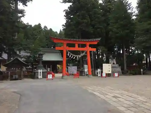 櫛引八幡宮の鳥居