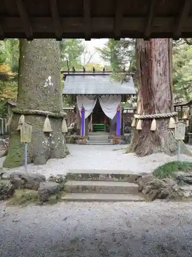 鳴谷神社の本殿