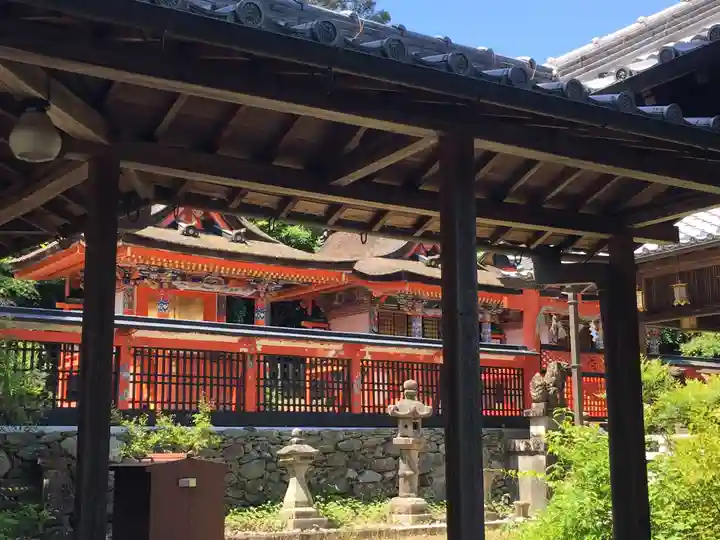 丹生官省符神社の本殿・本堂
