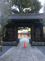 宝仙寺の山門