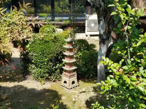 勝明寺の庭園