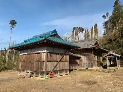 六所神社の本殿