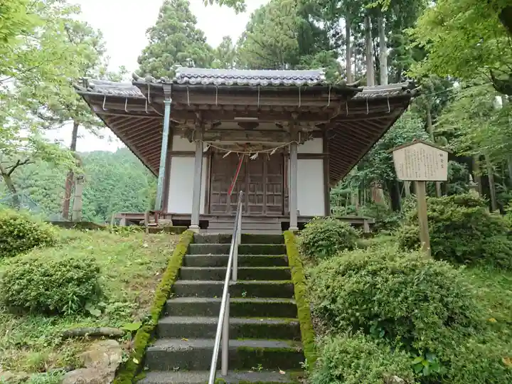 観音堂の本殿・本堂