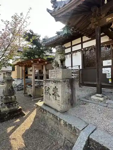 比佐豆知神社の狛犬