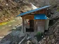 温泉神社の{uncategorized: "未分類", other: "その他", undefined: "問題あり", building: "その他建物", grave: "お墓", sacred_gate: "鳥居", guardian: "狛犬", statue: "像", buddha: "仏像", history: "歴史", nature: "自然", garden: "庭園", animal: "動物", pagoda: "塔", temizu: "手水舎", mountain_gate: "山門・神門", sanctuary: "本殿・本堂", subordinate: "末社・摂社", art: "芸術", scenery: "景色", jizo: "地蔵", ema: "絵馬", goshuin: "御朱印", omikuji: "おみくじ", items: "授与品その他", amulet: "お守り", goshuincho: "御朱印帳", eats: "食事", festival: "お祭り", votive_dance: "神楽", shichigosan: "七五三参", wedding: "結婚式", experience: "体験その他", initially: "初詣", around: "周辺", anti_infection: "感染症対策"}