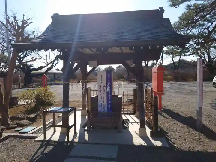 尾曳稲荷神社の手水舎
