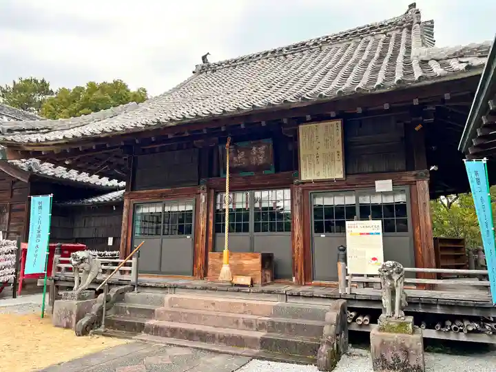 霊丘神社の本殿・本堂