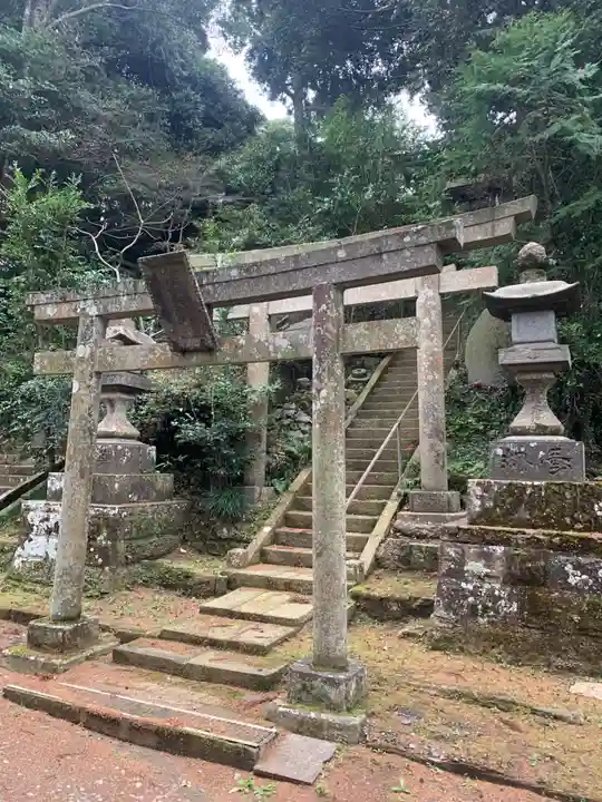 諏訪神社の鳥居