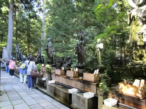 高野山金剛峯寺奥の院(和歌山県)