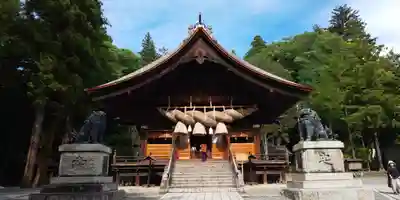 諏訪大社下社秋宮の本殿・本堂