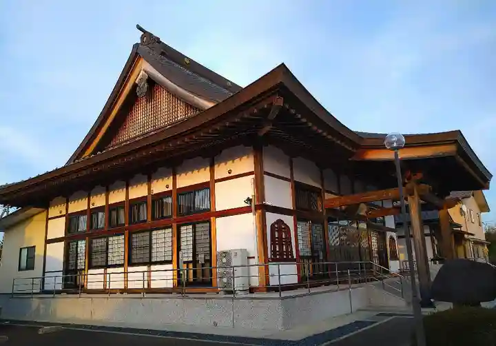 明川寺の本殿・本堂