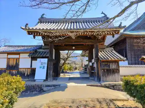 橘寺の山門・神門