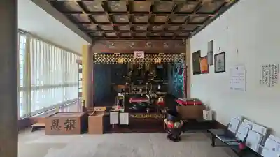 真成院の{uncategorized: "未分類", other: "その他", undefined: "問題あり", building: "その他建物", grave: "お墓", sacred_gate: "鳥居", guardian: "狛犬", statue: "像", buddha: "仏像", history: "歴史", nature: "自然", garden: "庭園", animal: "動物", pagoda: "塔", temizu: "手水舎", mountain_gate: "山門・神門", sanctuary: "本殿・本堂", subordinate: "末社・摂社", art: "芸術", scenery: "景色", jizo: "地蔵", ema: "絵馬", goshuin: "御朱印", omikuji: "おみくじ", items: "授与品その他", amulet: "お守り", goshuincho: "御朱印帳", eats: "食事", festival: "お祭り", votive_dance: "神楽", shichigosan: "七五三参", wedding: "結婚式", experience: "体験その他", initially: "初詣", around: "周辺", anti_infection: "感染症対策"}