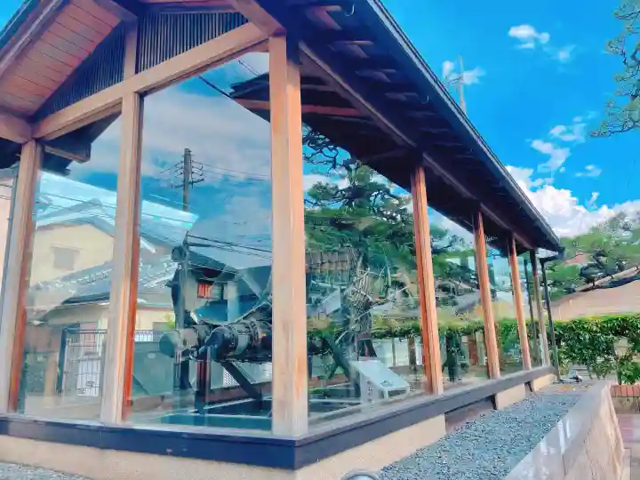 飛行神社の{uncategorized: "未分類", other: "その他", undefined: "問題あり", building: "その他建物", grave: "お墓", sacred_gate: "鳥居", guardian: "狛犬", statue: "像", buddha: "仏像", history: "歴史", nature: "自然", garden: "庭園", animal: "動物", pagoda: "塔", temizu: "手水舎", mountain_gate: "山門・神門", sanctuary: "本殿・本堂", subordinate: "末社・摂社", art: "芸術", scenery: "景色", jizo: "地蔵", ema: "絵馬", goshuin: "御朱印", omikuji: "おみくじ", items: "授与品その他", amulet: "お守り", goshuincho: "御朱印帳", eats: "食事", festival: "お祭り", votive_dance: "神楽", shichigosan: "七五三参", wedding: "結婚式", experience: "体験その他", initially: "初詣", around: "周辺", anti_infection: "感染症対策"}