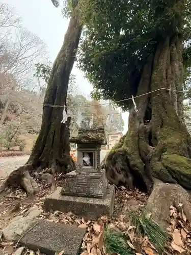 阿豆佐味天神社の{uncategorized: "未分類", other: "その他", undefined: "問題あり", building: "その他建物", grave: "お墓", sacred_gate: "鳥居", guardian: "狛犬", statue: "像", buddha: "仏像", history: "歴史", nature: "自然", garden: "庭園", animal: "動物", pagoda: "塔", temizu: "手水舎", mountain_gate: "山門・神門", sanctuary: "本殿・本堂", subordinate: "末社・摂社", art: "芸術", scenery: "景色", jizo: "地蔵", ema: "絵馬", goshuin: "御朱印", omikuji: "おみくじ", items: "授与品その他", amulet: "お守り", goshuincho: "御朱印帳", eats: "食事", festival: "お祭り", votive_dance: "神楽", shichigosan: "七五三参", wedding: "結婚式", experience: "体験その他", initially: "初詣", around: "周辺", anti_infection: "感染症対策"}