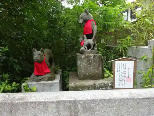 白笹稲荷神社の狛犬