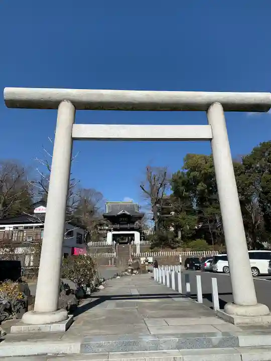 布施弁天 東海寺の鳥居