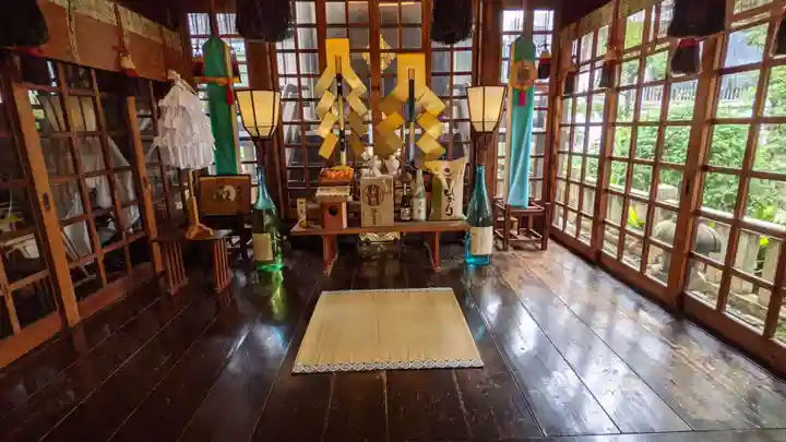 三輪神社の本殿・本堂