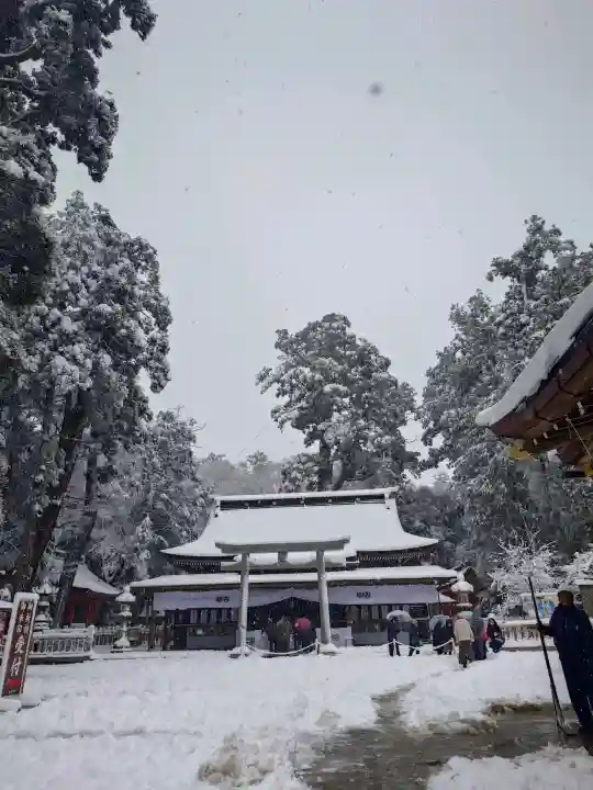鹿島神宮の{uncategorized: "未分類", other: "その他", undefined: "問題あり", building: "その他建物", grave: "お墓", sacred_gate: "鳥居", guardian: "狛犬", statue: "像", buddha: "仏像", history: "歴史", nature: "自然", garden: "庭園", animal: "動物", pagoda: "塔", temizu: "手水舎", mountain_gate: "山門・神門", sanctuary: "本殿・本堂", subordinate: "末社・摂社", art: "芸術", scenery: "景色", jizo: "地蔵", ema: "絵馬", goshuin: "御朱印", omikuji: "おみくじ", items: "授与品その他", amulet: "お守り", goshuincho: "御朱印帳", eats: "食事", festival: "お祭り", votive_dance: "神楽", shichigosan: "七五三参", wedding: "結婚式", experience: "体験その他", initially: "初詣", around: "周辺", anti_infection: "感染症対策"}