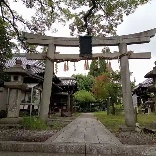 新熊野神社の鳥居