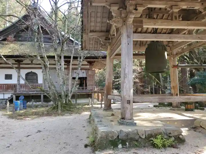 百済寺の{uncategorized: "未分類", other: "その他", undefined: "問題あり", building: "その他建物", grave: "お墓", sacred_gate: "鳥居", guardian: "狛犬", statue: "像", buddha: "仏像", history: "歴史", nature: "自然", garden: "庭園", animal: "動物", pagoda: "塔", temizu: "手水舎", mountain_gate: "山門・神門", sanctuary: "本殿・本堂", subordinate: "末社・摂社", art: "芸術", scenery: "景色", jizo: "地蔵", ema: "絵馬", goshuin: "御朱印", omikuji: "おみくじ", items: "授与品その他", amulet: "お守り", goshuincho: "御朱印帳", eats: "食事", festival: "お祭り", votive_dance: "神楽", shichigosan: "七五三参", wedding: "結婚式", experience: "体験その他", initially: "初詣", around: "周辺", anti_infection: "感染症対策"}