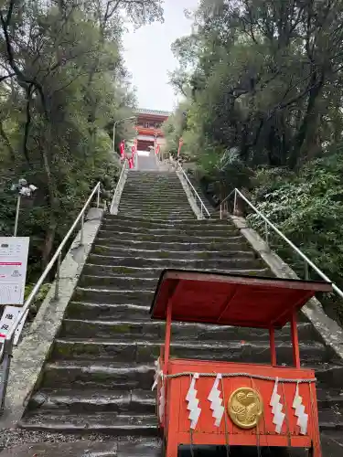 紀州東照宮の{uncategorized: "未分類", other: "その他", undefined: "問題あり", building: "その他建物", grave: "お墓", sacred_gate: "鳥居", guardian: "狛犬", statue: "像", buddha: "仏像", history: "歴史", nature: "自然", garden: "庭園", animal: "動物", pagoda: "塔", temizu: "手水舎", mountain_gate: "山門・神門", sanctuary: "本殿・本堂", subordinate: "末社・摂社", art: "芸術", scenery: "景色", jizo: "地蔵", ema: "絵馬", goshuin: "御朱印", omikuji: "おみくじ", items: "授与品その他", amulet: "お守り", goshuincho: "御朱印帳", eats: "食事", festival: "お祭り", votive_dance: "神楽", shichigosan: "七五三参", wedding: "結婚式", experience: "体験その他", initially: "初詣", around: "周辺", anti_infection: "感染症対策"}