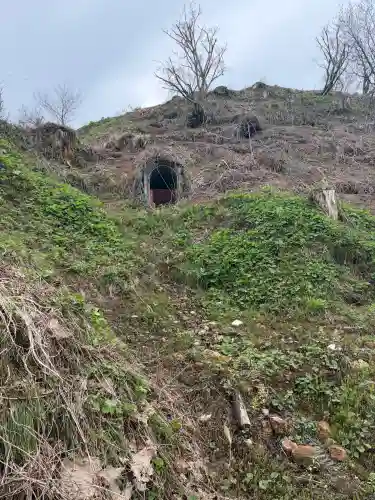 春日山神社の{uncategorized: "未分類", other: "その他", undefined: "問題あり", building: "その他建物", grave: "お墓", sacred_gate: "鳥居", guardian: "狛犬", statue: "像", buddha: "仏像", history: "歴史", nature: "自然", garden: "庭園", animal: "動物", pagoda: "塔", temizu: "手水舎", mountain_gate: "山門・神門", sanctuary: "本殿・本堂", subordinate: "末社・摂社", art: "芸術", scenery: "景色", jizo: "地蔵", ema: "絵馬", goshuin: "御朱印", omikuji: "おみくじ", items: "授与品その他", amulet: "お守り", goshuincho: "御朱印帳", eats: "食事", festival: "お祭り", votive_dance: "神楽", shichigosan: "七五三参", wedding: "結婚式", experience: "体験その他", initially: "初詣", around: "周辺", anti_infection: "感染症対策"}