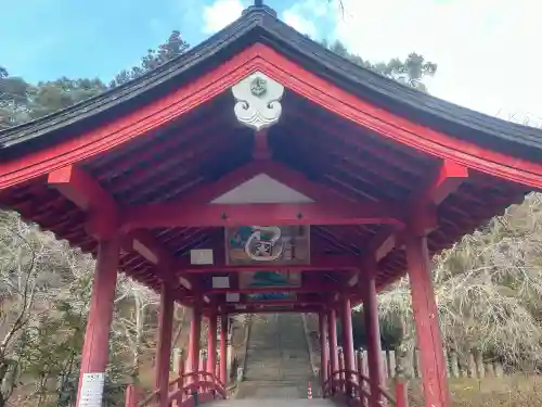 御調八幡宮の{uncategorized: "未分類", other: "その他", undefined: "問題あり", building: "その他建物", grave: "お墓", sacred_gate: "鳥居", guardian: "狛犬", statue: "像", buddha: "仏像", history: "歴史", nature: "自然", garden: "庭園", animal: "動物", pagoda: "塔", temizu: "手水舎", mountain_gate: "山門・神門", sanctuary: "本殿・本堂", subordinate: "末社・摂社", art: "芸術", scenery: "景色", jizo: "地蔵", ema: "絵馬", goshuin: "御朱印", omikuji: "おみくじ", items: "授与品その他", amulet: "お守り", goshuincho: "御朱印帳", eats: "食事", festival: "お祭り", votive_dance: "神楽", shichigosan: "七五三参", wedding: "結婚式", experience: "体験その他", initially: "初詣", around: "周辺", anti_infection: "感染症対策"}