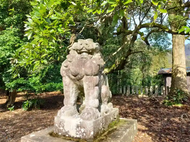 若狭彦神社(上社)の{uncategorized: "未分類", other: "その他", undefined: "問題あり", building: "その他建物", grave: "お墓", sacred_gate: "鳥居", guardian: "狛犬", statue: "像", buddha: "仏像", history: "歴史", nature: "自然", garden: "庭園", animal: "動物", pagoda: "塔", temizu: "手水舎", mountain_gate: "山門・神門", sanctuary: "本殿・本堂", subordinate: "末社・摂社", art: "芸術", scenery: "景色", jizo: "地蔵", ema: "絵馬", goshuin: "御朱印", omikuji: "おみくじ", items: "授与品その他", amulet: "お守り", goshuincho: "御朱印帳", eats: "食事", festival: "お祭り", votive_dance: "神楽", shichigosan: "七五三参", wedding: "結婚式", experience: "体験その他", initially: "初詣", around: "周辺", anti_infection: "感染症対策"}