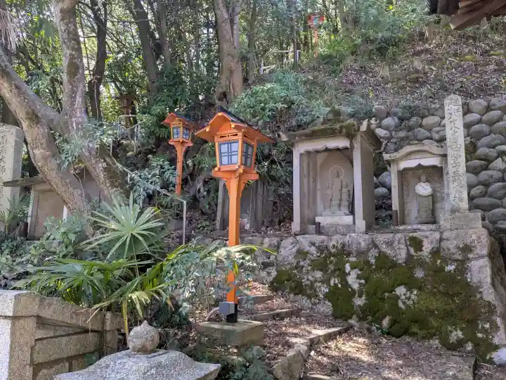 西福寺の{uncategorized: "未分類", other: "その他", undefined: "問題あり", building: "その他建物", grave: "お墓", sacred_gate: "鳥居", guardian: "狛犬", statue: "像", buddha: "仏像", history: "歴史", nature: "自然", garden: "庭園", animal: "動物", pagoda: "塔", temizu: "手水舎", mountain_gate: "山門・神門", sanctuary: "本殿・本堂", subordinate: "末社・摂社", art: "芸術", scenery: "景色", jizo: "地蔵", ema: "絵馬", goshuin: "御朱印", omikuji: "おみくじ", items: "授与品その他", amulet: "お守り", goshuincho: "御朱印帳", eats: "食事", festival: "お祭り", votive_dance: "神楽", shichigosan: "七五三参", wedding: "結婚式", experience: "体験その他", initially: "初詣", around: "周辺", anti_infection: "感染症対策"}
