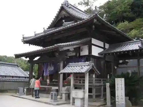 泰山寺の本殿