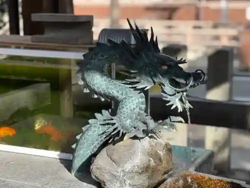 出町妙音堂の手水舎