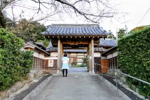 龍谷寺の山門