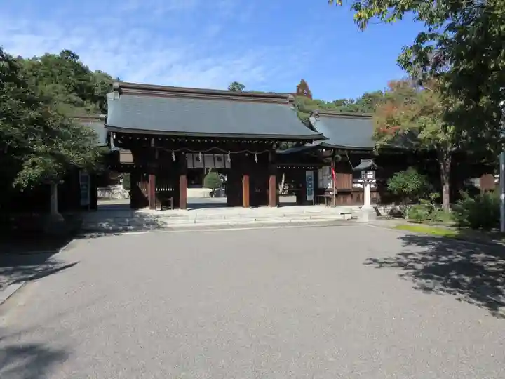 竈山神社の山門・神門