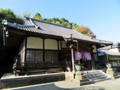 天台宗　長窪山　正覚寺の本殿・本堂