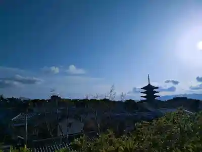 高台寺（高台寿聖禅寺・高臺寺）の{uncategorized: "未分類", other: "その他", undefined: "問題あり", building: "その他建物", grave: "お墓", sacred_gate: "鳥居", guardian: "狛犬", statue: "像", buddha: "仏像", history: "歴史", nature: "自然", garden: "庭園", animal: "動物", pagoda: "塔", temizu: "手水舎", mountain_gate: "山門・神門", sanctuary: "本殿・本堂", subordinate: "末社・摂社", art: "芸術", scenery: "景色", jizo: "地蔵", ema: "絵馬", goshuin: "御朱印", omikuji: "おみくじ", items: "授与品その他", amulet: "お守り", goshuincho: "御朱印帳", eats: "食事", festival: "お祭り", votive_dance: "神楽", shichigosan: "七五三参", wedding: "結婚式", experience: "体験その他", initially: "初詣", around: "周辺", anti_infection: "感染症対策"}