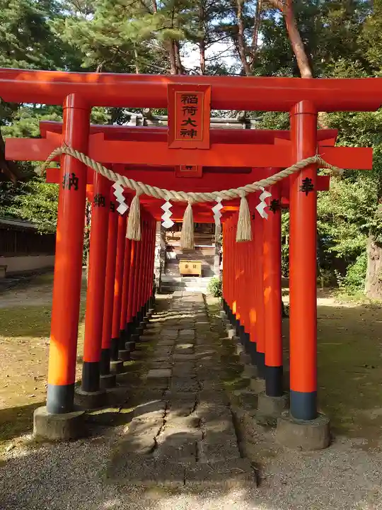 進雄神社の末社・摂社