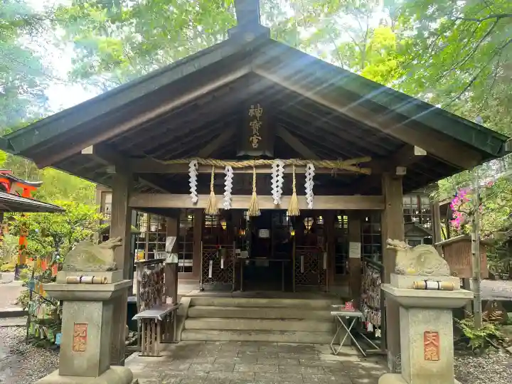 伏見神宝神社の{uncategorized: "未分類", other: "その他", undefined: "問題あり", building: "その他建物", grave: "お墓", sacred_gate: "鳥居", guardian: "狛犬", statue: "像", buddha: "仏像", history: "歴史", nature: "自然", garden: "庭園", animal: "動物", pagoda: "塔", temizu: "手水舎", mountain_gate: "山門・神門", sanctuary: "本殿・本堂", subordinate: "末社・摂社", art: "芸術", scenery: "景色", jizo: "地蔵", ema: "絵馬", goshuin: "御朱印", omikuji: "おみくじ", items: "授与品その他", amulet: "お守り", goshuincho: "御朱印帳", eats: "食事", festival: "お祭り", votive_dance: "神楽", shichigosan: "七五三参", wedding: "結婚式", experience: "体験その他", initially: "初詣", around: "周辺", anti_infection: "感染症対策"}