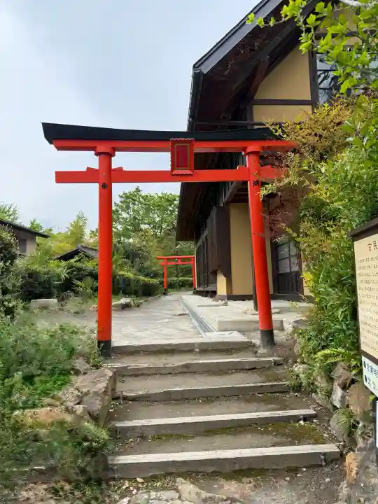 西坂ねこ稲荷神社の{uncategorized: "未分類", other: "その他", undefined: "問題あり", building: "その他建物", grave: "お墓", sacred_gate: "鳥居", guardian: "狛犬", statue: "像", buddha: "仏像", history: "歴史", nature: "自然", garden: "庭園", animal: "動物", pagoda: "塔", temizu: "手水舎", mountain_gate: "山門・神門", sanctuary: "本殿・本堂", subordinate: "末社・摂社", art: "芸術", scenery: "景色", jizo: "地蔵", ema: "絵馬", goshuin: "御朱印", omikuji: "おみくじ", items: "授与品その他", amulet: "お守り", goshuincho: "御朱印帳", eats: "食事", festival: "お祭り", votive_dance: "神楽", shichigosan: "七五三参", wedding: "結婚式", experience: "体験その他", initially: "初詣", around: "周辺", anti_infection: "感染症対策"}