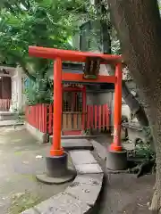 銀杏岡八幡神社の鳥居