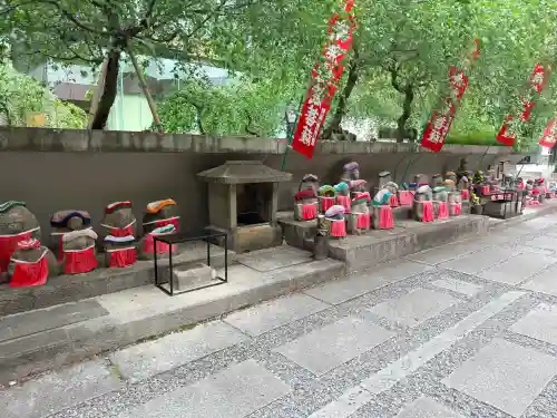 頂法寺（六角堂）の{uncategorized: "未分類", other: "その他", undefined: "問題あり", building: "その他建物", grave: "お墓", sacred_gate: "鳥居", guardian: "狛犬", statue: "像", buddha: "仏像", history: "歴史", nature: "自然", garden: "庭園", animal: "動物", pagoda: "塔", temizu: "手水舎", mountain_gate: "山門・神門", sanctuary: "本殿・本堂", subordinate: "末社・摂社", art: "芸術", scenery: "景色", jizo: "地蔵", ema: "絵馬", goshuin: "御朱印", omikuji: "おみくじ", items: "授与品その他", amulet: "お守り", goshuincho: "御朱印帳", eats: "食事", festival: "お祭り", votive_dance: "神楽", shichigosan: "七五三参", wedding: "結婚式", experience: "体験その他", initially: "初詣", around: "周辺", anti_infection: "感染症対策"}