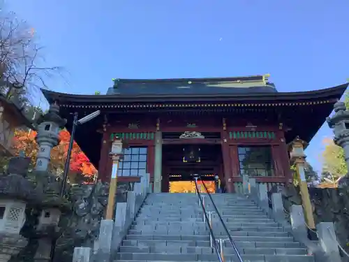 武蔵御嶽神社の山門