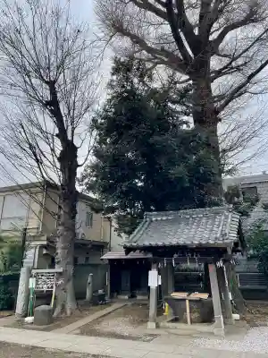 天祖神社（上目黒天祖神社）の{uncategorized: "未分類", other: "その他", undefined: "問題あり", building: "その他建物", grave: "お墓", sacred_gate: "鳥居", guardian: "狛犬", statue: "像", buddha: "仏像", history: "歴史", nature: "自然", garden: "庭園", animal: "動物", pagoda: "塔", temizu: "手水舎", mountain_gate: "山門・神門", sanctuary: "本殿・本堂", subordinate: "末社・摂社", art: "芸術", scenery: "景色", jizo: "地蔵", ema: "絵馬", goshuin: "御朱印", omikuji: "おみくじ", items: "授与品その他", amulet: "お守り", goshuincho: "御朱印帳", eats: "食事", festival: "お祭り", votive_dance: "神楽", shichigosan: "七五三参", wedding: "結婚式", experience: "体験その他", initially: "初詣", around: "周辺", anti_infection: "感染症対策"}